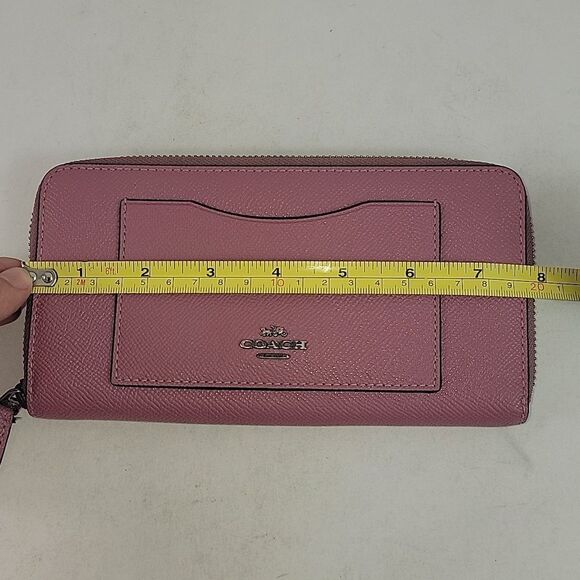 Coach Outlet Pink Pebbled Leather Women's Wristlet - Picture 8 of 9